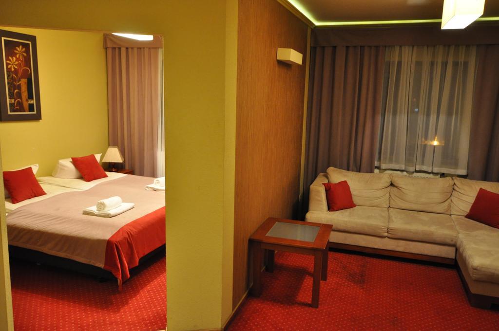 Pass Hotel Zebrzydowice Extérieur photo